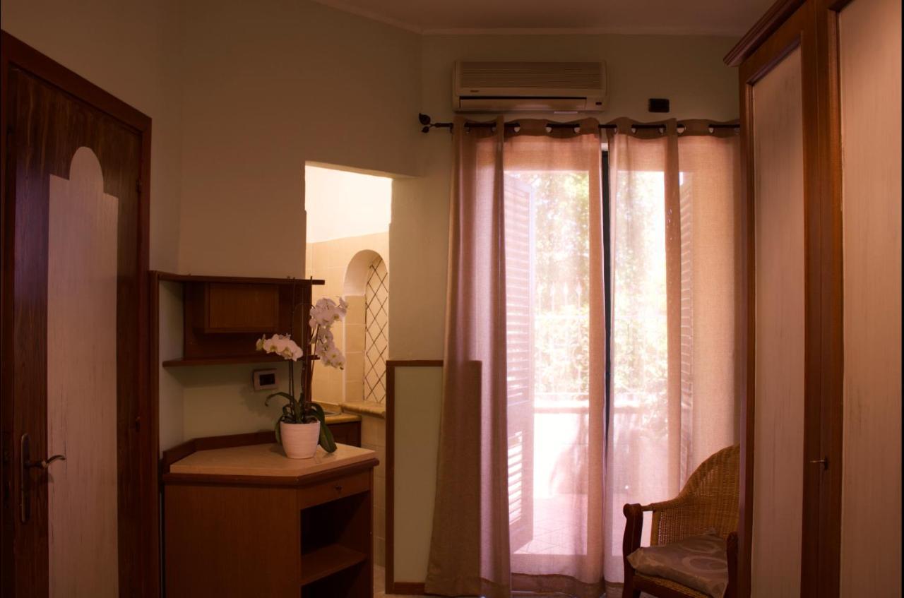 La Trinacria Bed & Breakfast Giardini Naxos Exterior foto