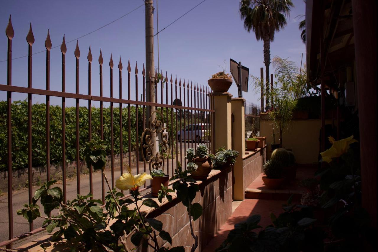 La Trinacria Bed & Breakfast Giardini Naxos Exterior foto